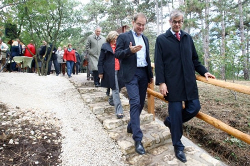 A rovaniami lépcső avatásakor (vehir archív)