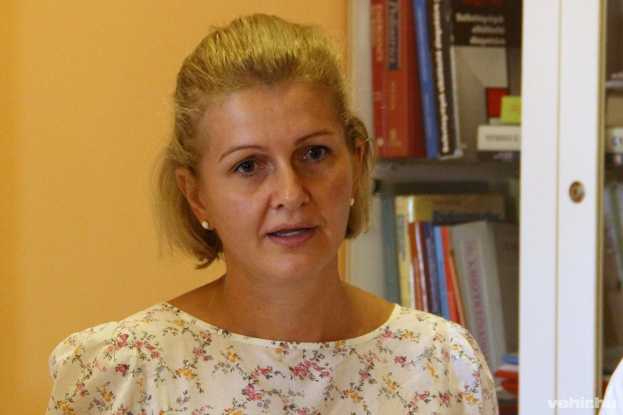 Dr. Dura Mónika