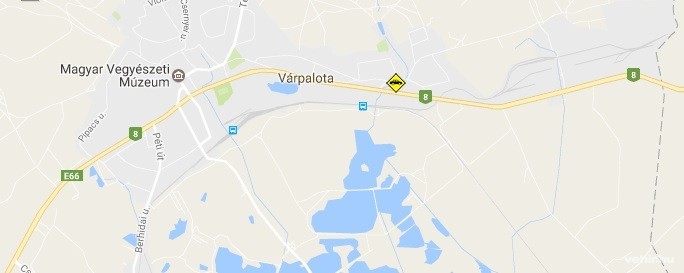 a sárga logó jelöli a baleset helyszínét