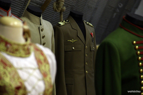 Korok viseletei kiállítás