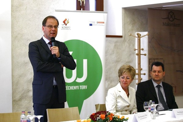 dr. Navracsics Tibor