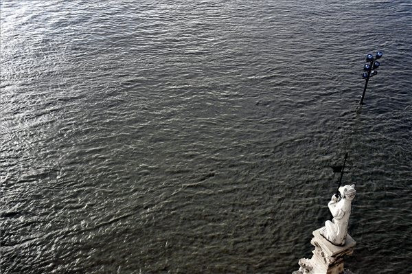 A Duna a Parlament ablakából