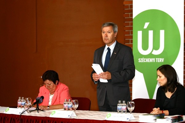  Schindler Lászlóné, Némedi Lajos és Lencsés Tamara