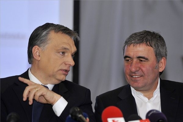 Orbán Viktor és Gheorghe Hagi (MTI-fotó)