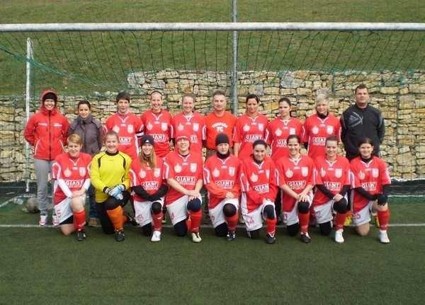 Hét közben is focizhat a bakonyi hölgykoszorú