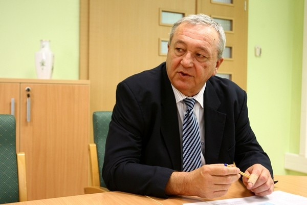 Göttlinger László