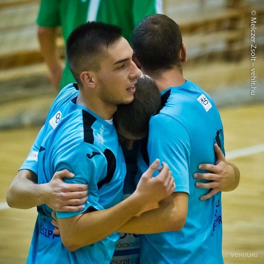 Elődöntős a futsalcsapat! (archív fotók)