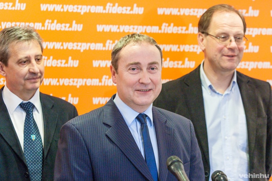 Lasztovicza Jenő, dr. Kovács Zoltán, dr. Navracsics Tibor