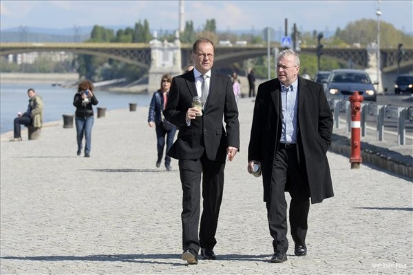 dr. Navracsics Tibor és Pokorni Zoltán (MTI Fotó: Soós Lajos)