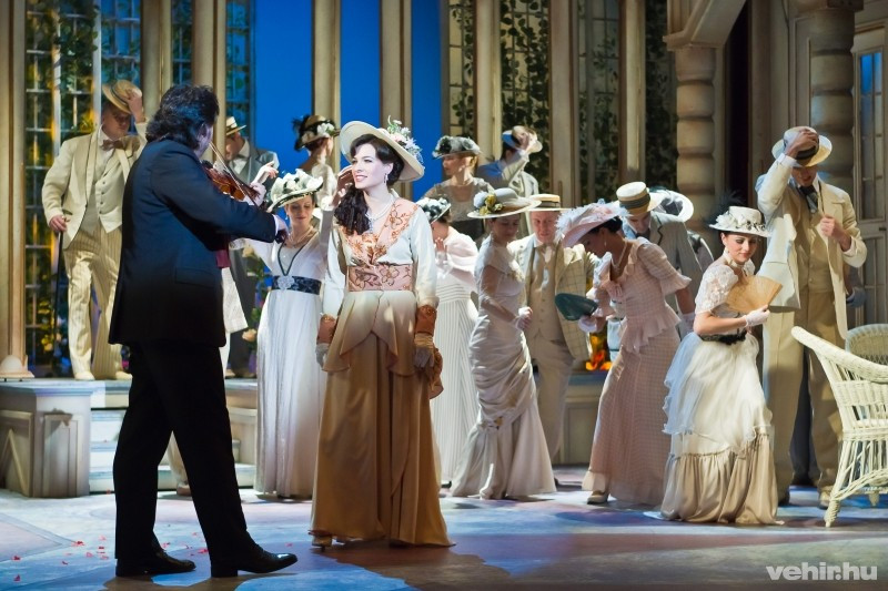 A Marica grófnő egyik jelenetében