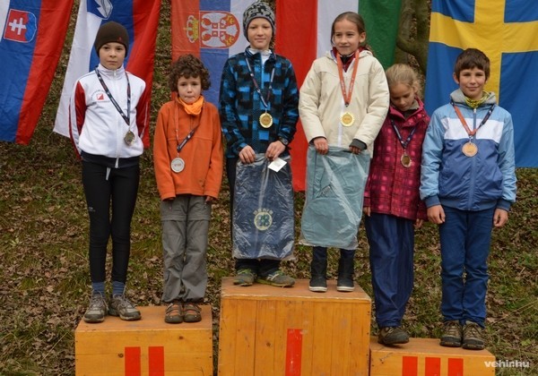 A legfiatalabbak, a 10D kategória dobogós helyezettjei, köztük az ezüstérmes Bálint Ádám - Fotók: Bálint Bence, Máthé István