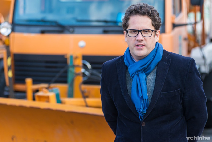 Dr. Temesvári Balázs