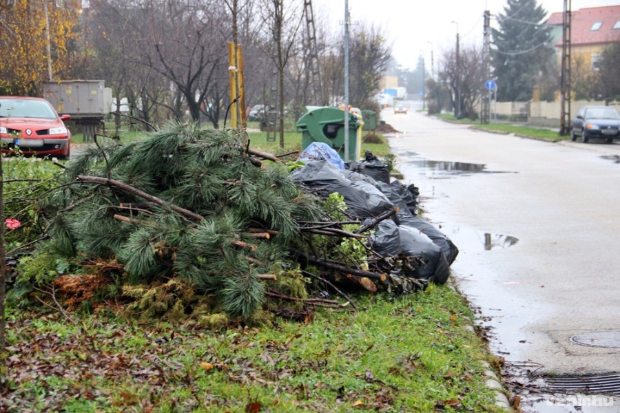 Gyöngyvirág utca december 1-jén délután