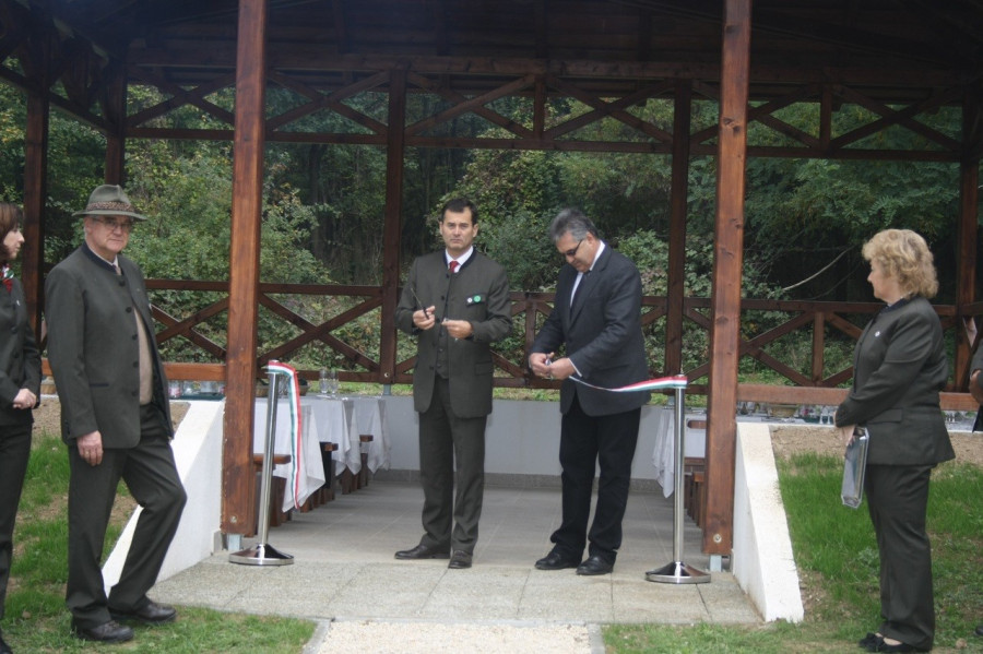 Schumacher István (a kép baloldalán) fotó:nimrod.hu