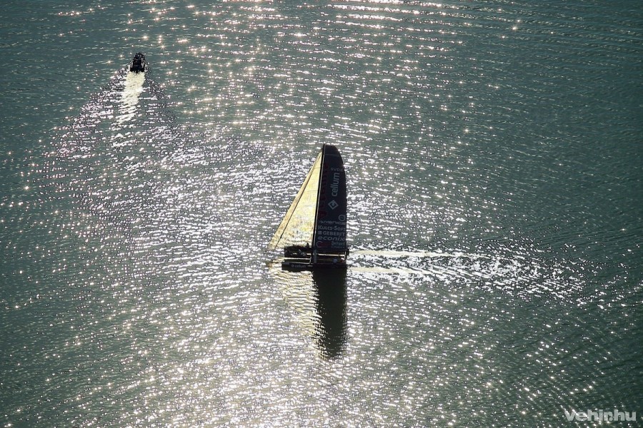 A 47. Kékszalag Árkád Nagydíj Balaton-kerülő vitorlásverseny 2015. július 2-án. A Kékszalag a Balaton legjelentősebb vitorlás eseménye, Európa legnagyobb tókerülő versenye. A táv mintegy 155 kilométer, amelyet 48 órán belül kell megtenni a hatszáz hajóból álló mezőnynek. MTI Fotó: Szántó Áron