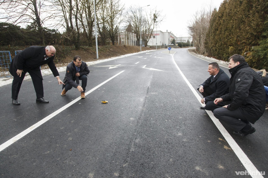 Az új eljárással készült zalaegerszegi út / fotó: mno.hu