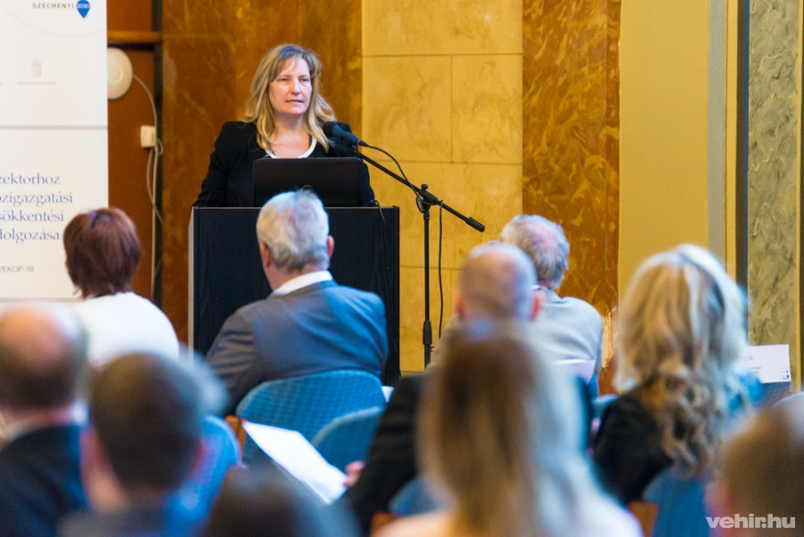 Tamásné Czinege Csilla