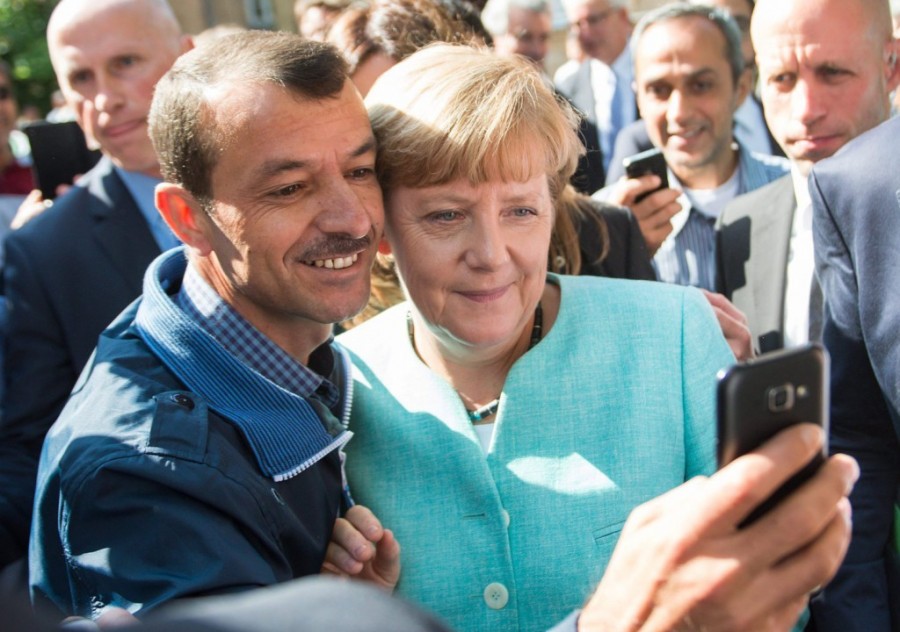 Angela Merkel és a híres bevándorlós szelfi