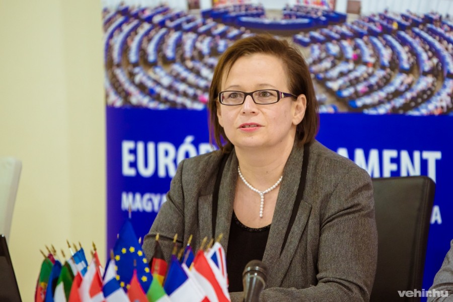  Lővei Andrea, az EP Magyarországi Kapcsolattartó Iroda vezetője