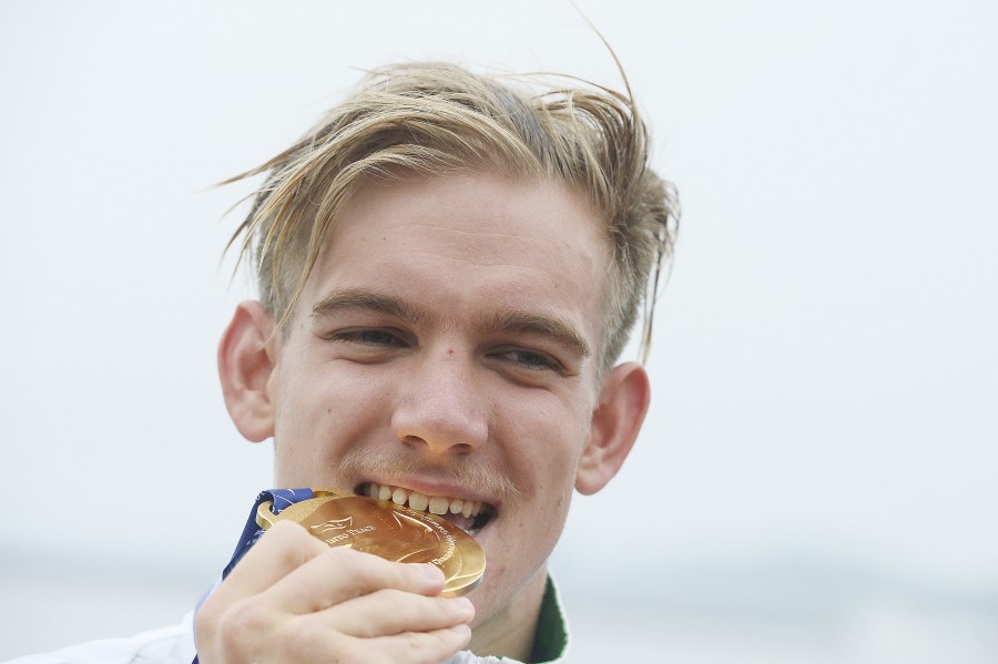 A győztes Rasovszky Kristóf a nyíltvízi úszók férfi 5 kilométeres versenyének eredményhirdetésén a 18. vizes világbajnokságon a dél-koreai Joszuban 2019. július 13-án. MTI/Kovács Tamás