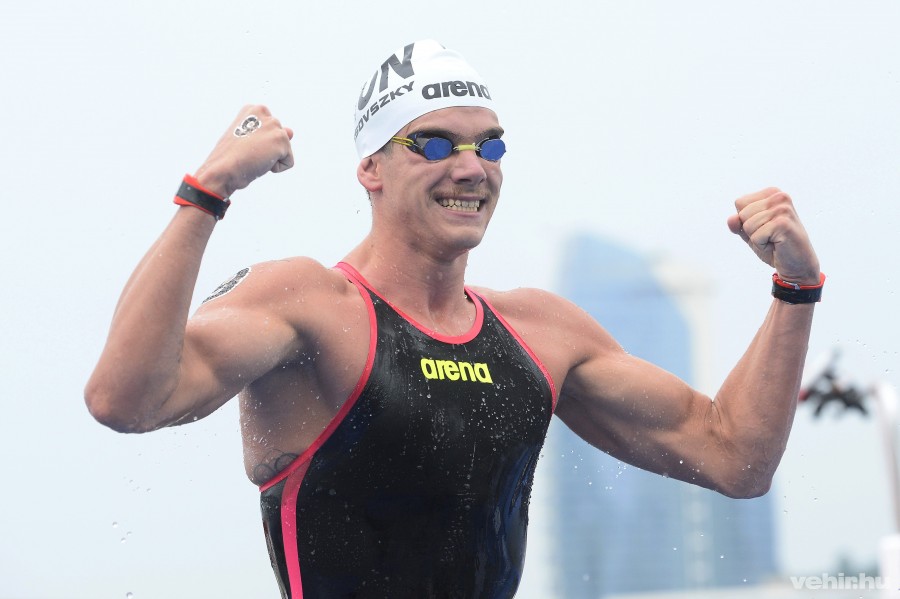  A győztes Rasovszky Kristóf a nyíltvízi úszók férfi 5 kilométeres versenyének befutója után a 18. vizes világbajnokságon a dél-koreai Joszuban 2019. július 13-án. MTI/Kovács Tamás