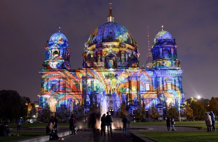 A berlini dóm látványos fényfestése (fotó: travelo.hu BRITTA PEDERSEN/MTI)
