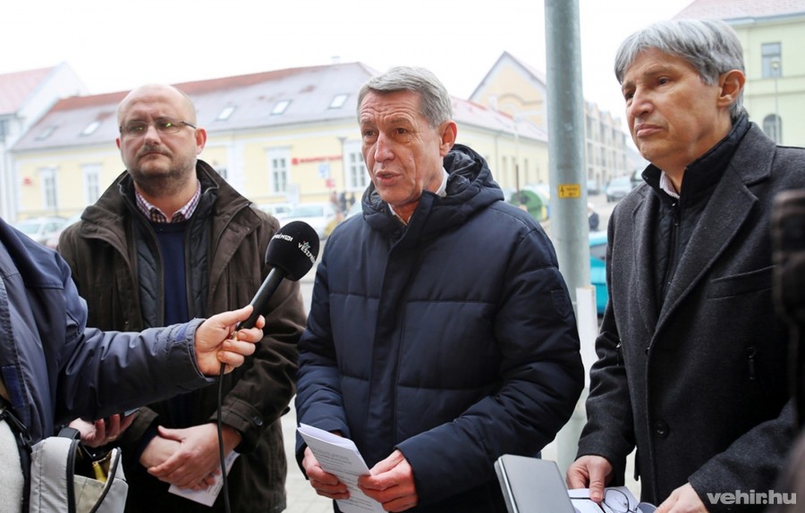 Gerstmár Ferenc, Hartmann Ferenc és Katanics Sándor a 2020 január 22-én reggel tartott sajtótájékoztatón