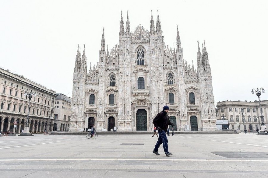 Üres a milánói Dóm-tér (kép: Reuters)