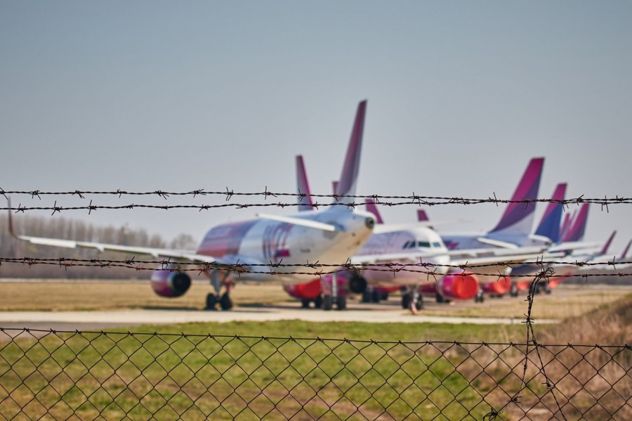 A Wizzair is több gépét hazarendelte Európából, jelenleg a debreceni reptéren tárolják őket. (Fotó: PlaneSpotting Hungary (PSH) Varga János, 2020. március 20.)