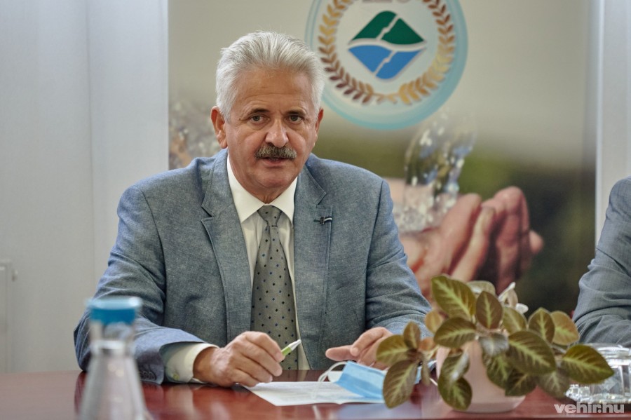 Kugler Gyula, a Bakonykarszt Zrt. vezérigazgatója a 2020. szeptember 25-én tartott sajtótájékoztatón.