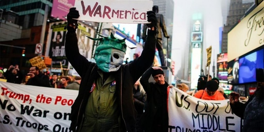 Tüntetők Amerikában (forrás: foxnews.com)