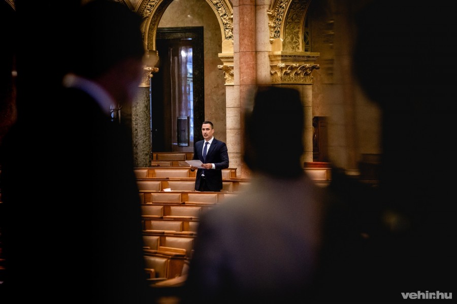 Ovádi Péter felszólal a Parlamentben (archív fotó)
