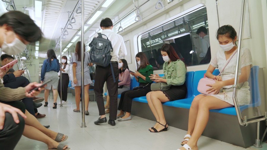 Utasok egy kínai metrón. Illusztráció. Fotó: Freepik, Biancoblue