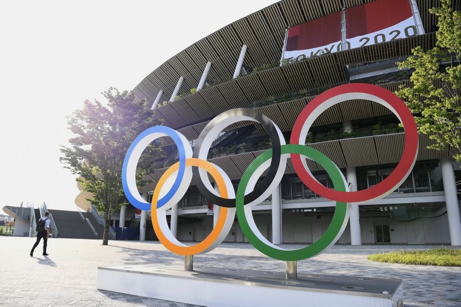 Olimpiai ötkarika a megnyitóünnepség helyszínén, a tokiói Olimpiai Stadion mellett 2021. július 15-én. A világméretű koronavírus-járvány miatt 2021-re halasztott 2020-as tokiói nyári olimpia július 23-án kezdődik. MTI/Kovács Tamás