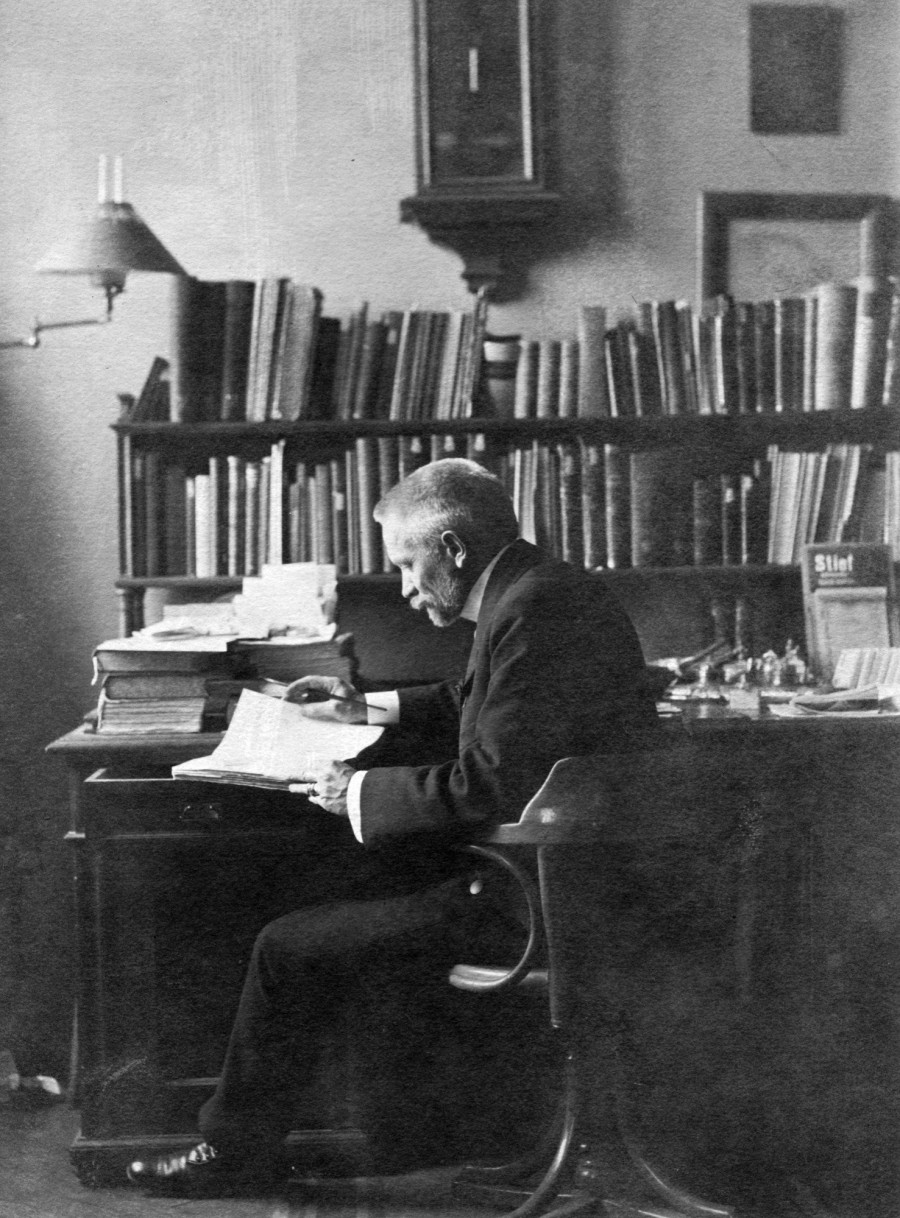 1910, a Kolozsvári Tudományegyetem tanári szobájában (Fotó: Fortepan / Cholnoky Tamás)