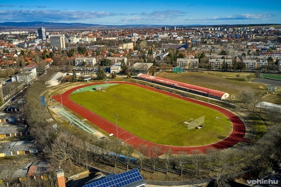 A Veszprémi Stadionban a focisták mellett két atlétika-egyesület is dolgozik