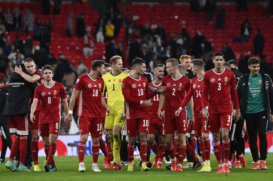 A magyar válogatott játékosai a labdarúgó világbajnoki selejtezők 8. fordulójában játszott Anglia - Magyarország mérkőzés végén a londoni Wembley Stadionban 2021. október 12-én. MTI/Kovács Tamás