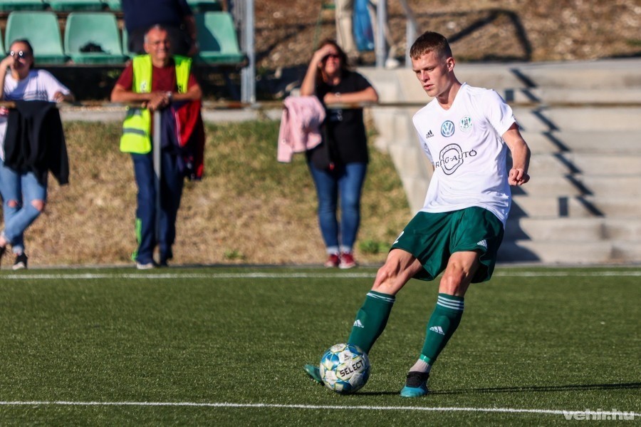 Fontos pontokat vesztett a címvédő Tihany (archív fénykép)