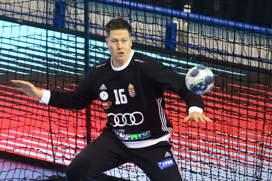 Mikler Roland a férfi kézilabda Európa-bajnoki selejtezőn, a 6. csoport első fordulójában játszott Magyarország - Litvánia mérkőzésen az Érd Arénában 2022. október 12-én. MTI/Kovács Anikó