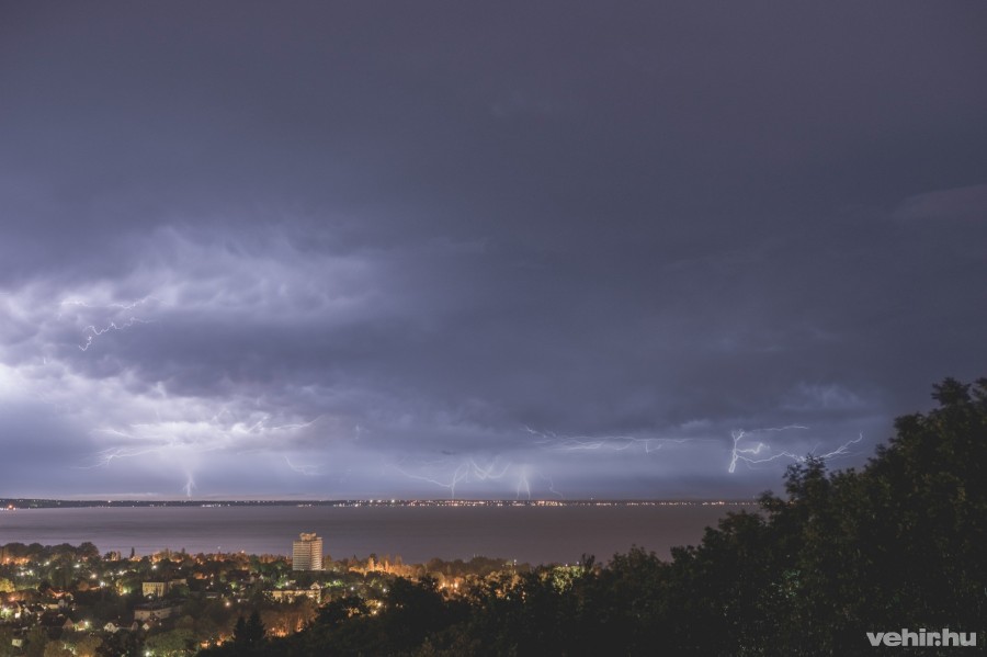 A Balatonnál is látványos volt a vihar (fotó: Szalai Csaba)