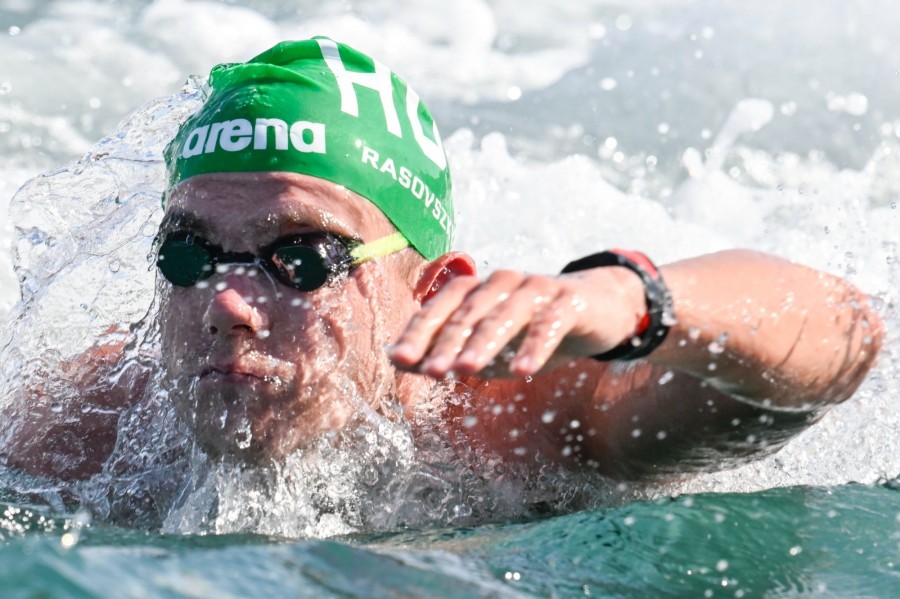 A későbbi negyedik helyezett Rasovszky Kristóf a nyíltvízi úszók 5 kilométeres versenyében a dohai vizes világbajnokságon 2024. február 7-én. MTI/Kovács Tamás