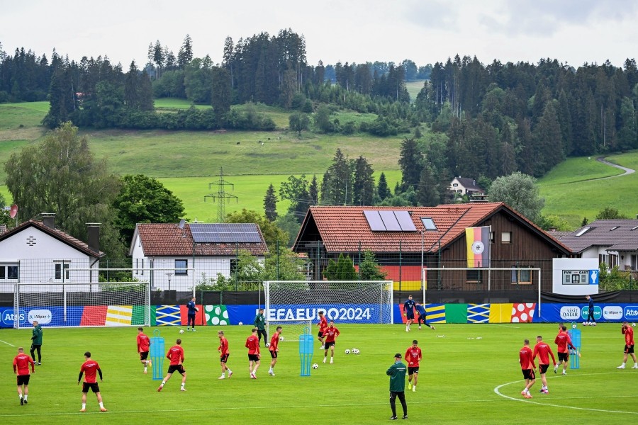 A németországi labdarúgó Európa-bajnokságon részt vevő magyar válogatott tagjai a csapat edzésén Weiler-Simmerbergben 2024. június 11-én. MTI/Illyés Tibor