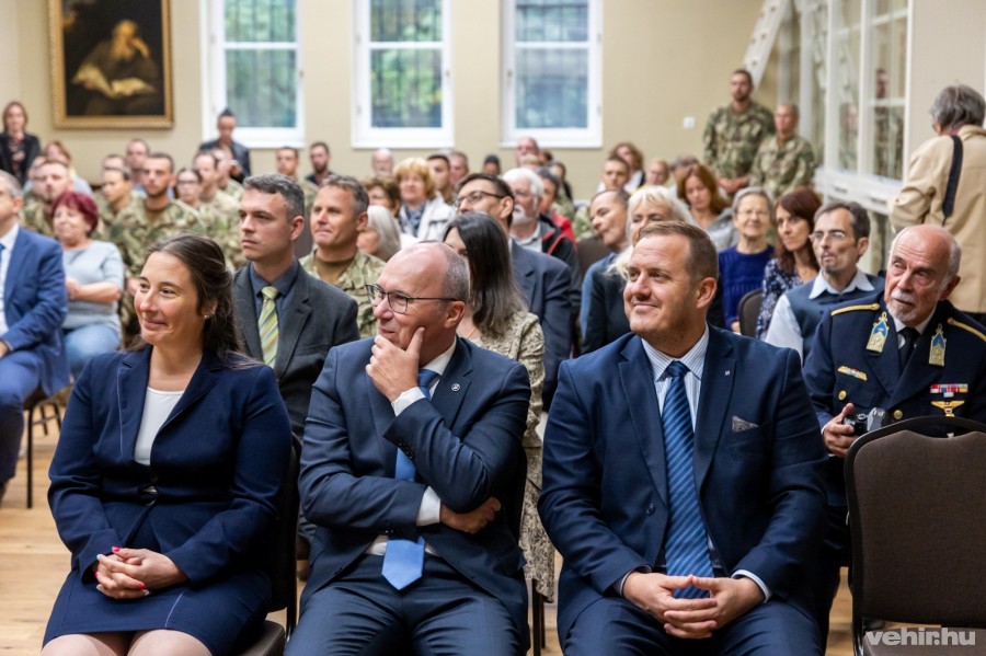 Péterváry-Szanyi Brigitta, az LDM igazgatója, Porga Gyula és Czermann János