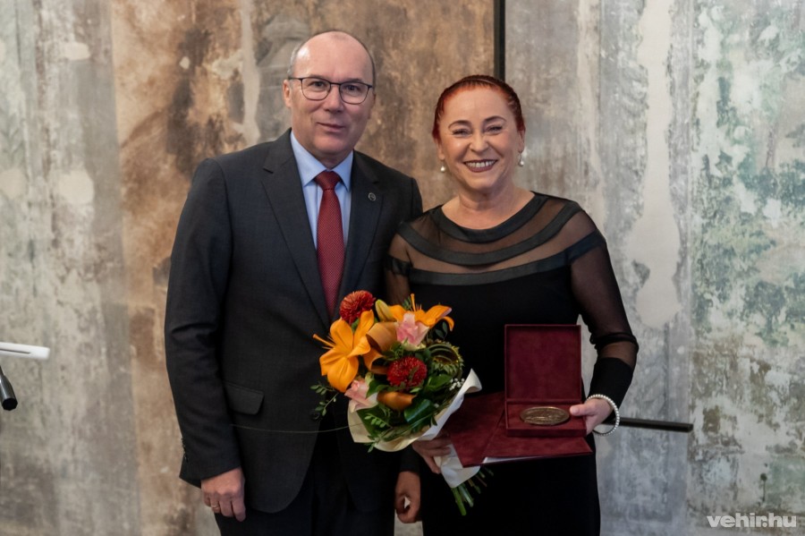 Porga Gyula polgármester és Módri Györgyi Cholnoky-emlékdíjas színművész