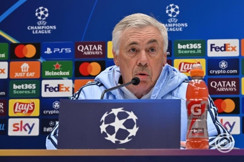 Carlo Ancelotti, a Real Madrid vezetőedzője sajtóértekezletet tart az olaszországi Bergamóban 2024. december 9-én. A Real Madrid másnap az Atalanta ellen játszik a labdarúgó Bajnokok Ligája alapszakaszának hatodik fordulójában. MTI/EPA-ANSA/Michele Maraviglia