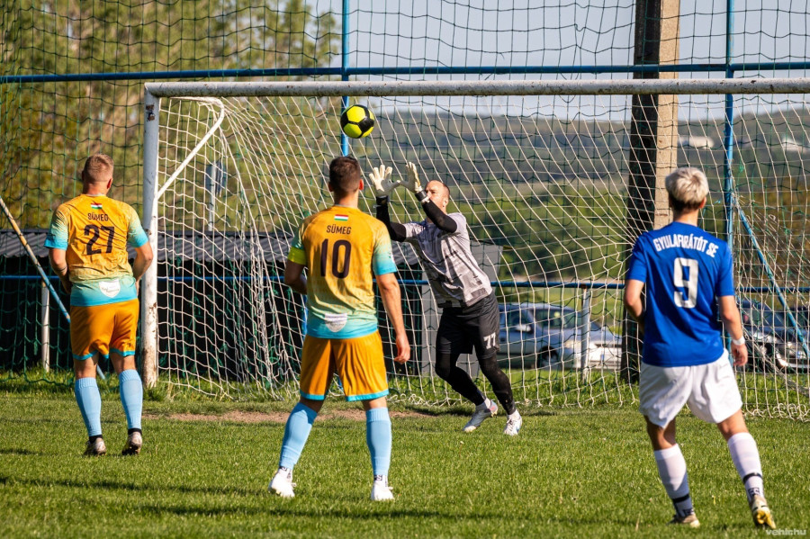 A vérbeli derbik ezúttal sem maradnak el! (archív fénykép)