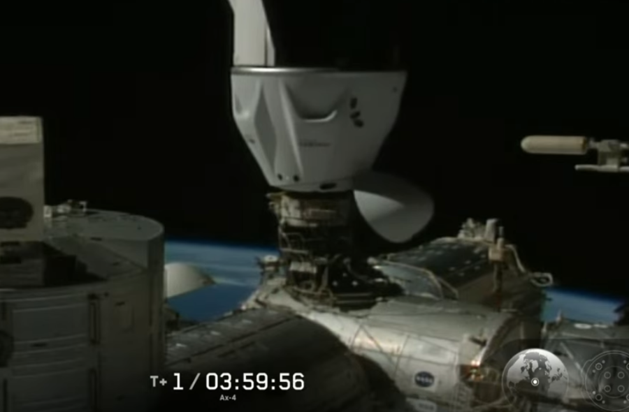 A Kegyelem (Grace) nevű, Crew-Dragon típusú űrhajó dokkolt az űrállomásra
