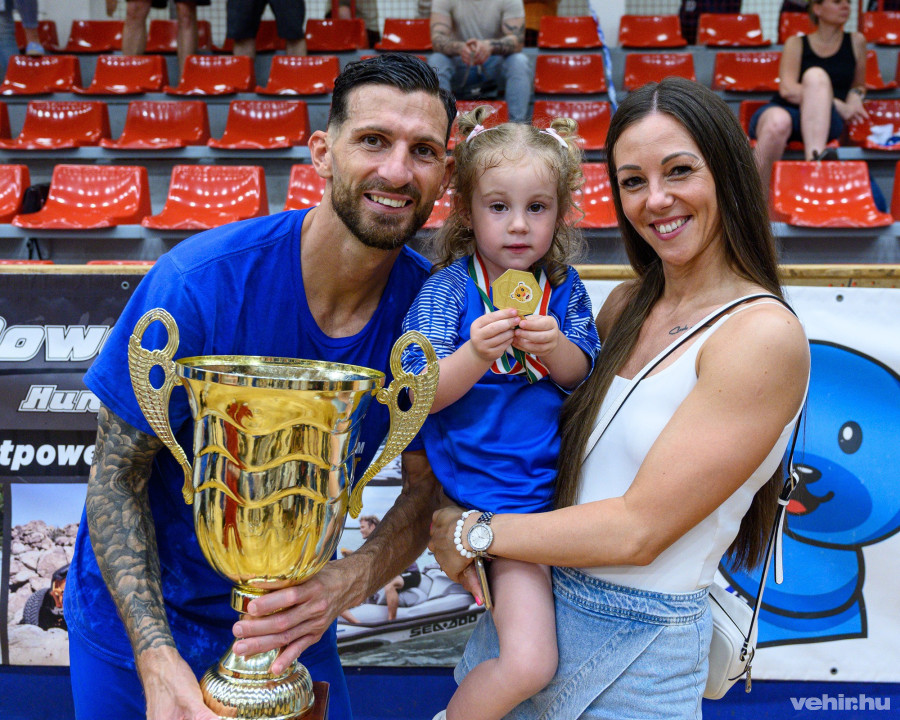 Tatai József és családja (archív fénykép)