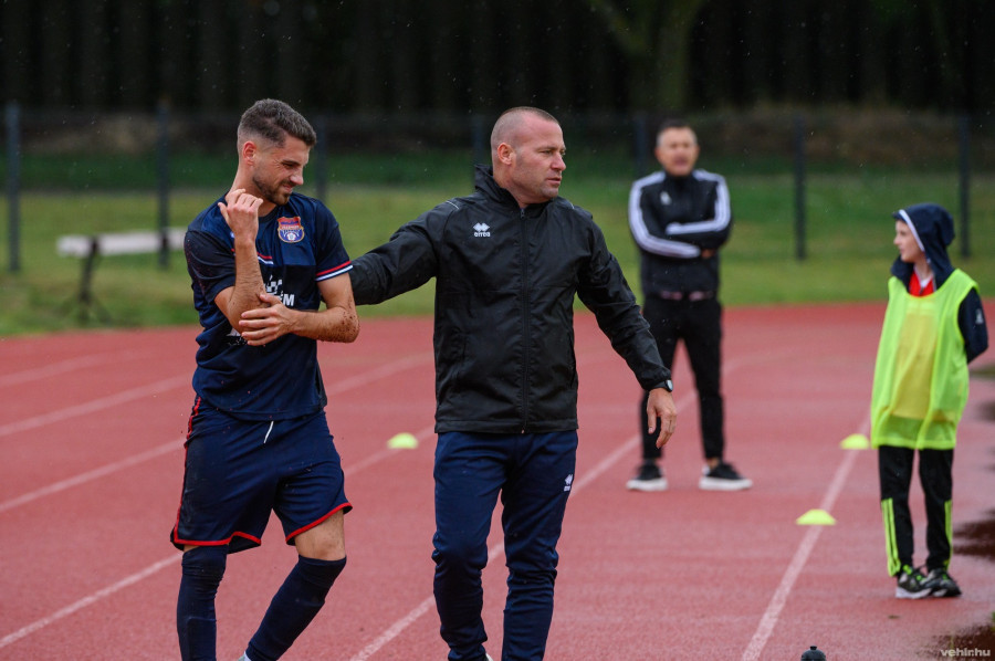 Nincs könnyű helyzetben Gunther Zsolt vezetőedző (archív fotó)
