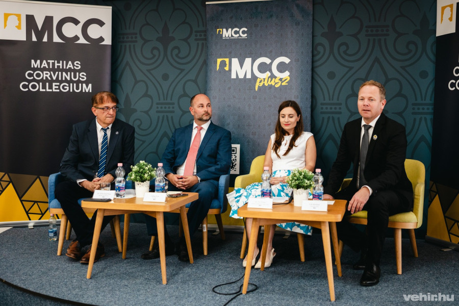 Dr. Tóth József Péter, Csillag Zsolt, Dr. Pál Emese, Csík Richárd